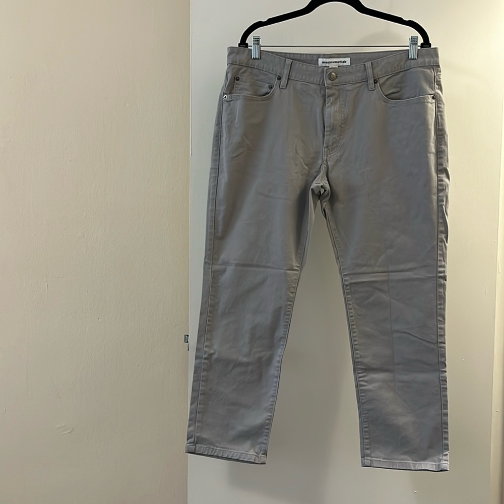 NWOT Amazon Essentials Men's Jeans size 36Wx28L Gray